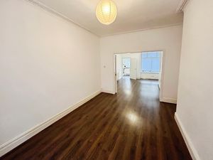 Lounge- click for photo gallery